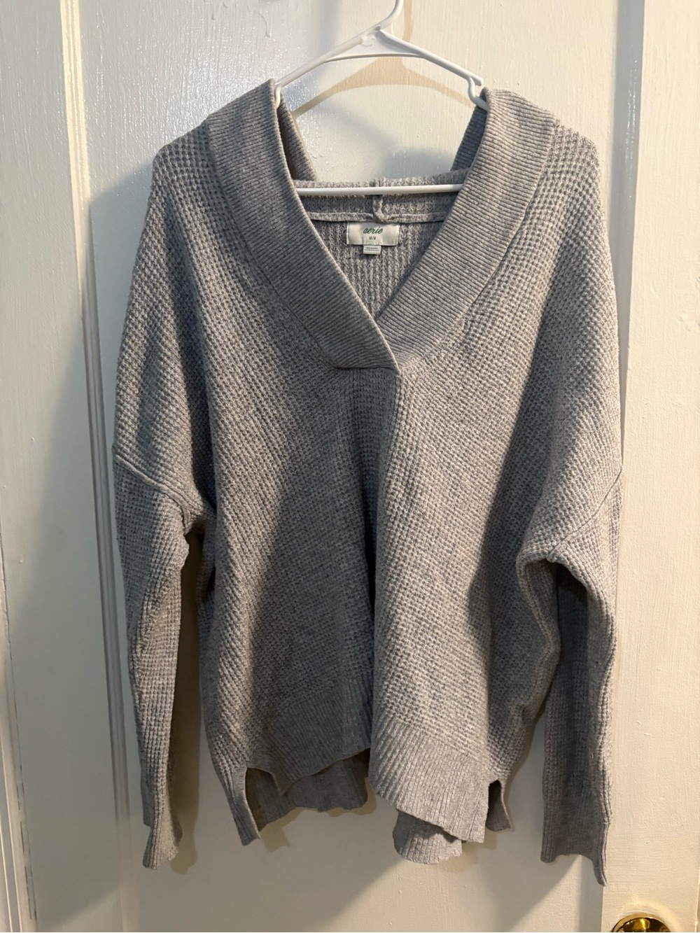 Aerie Cozy Gray V-Neck Women’s Sweater